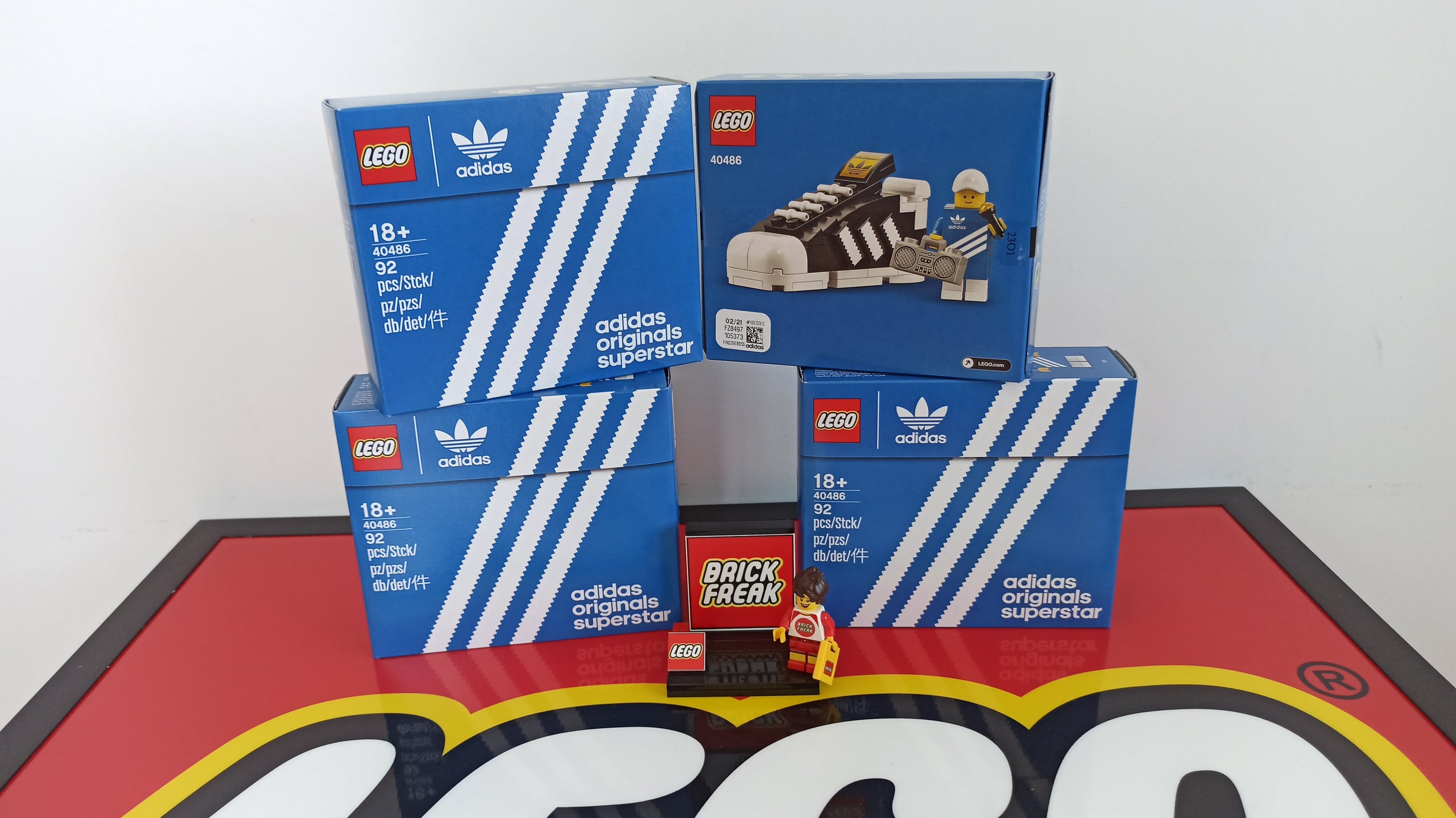 LEGO® 40486 Mini Adidas Originals Superstar Promo Set | Brickfreak