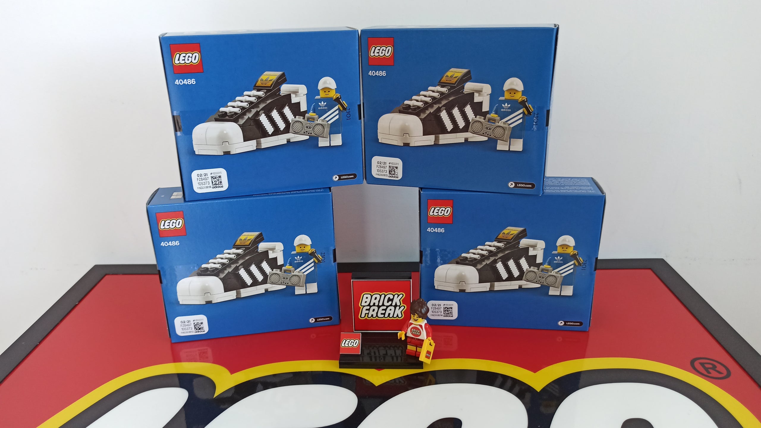 LEGO® 40486 Mini Adidas Originals Superstar Promo Set | Brickfreak