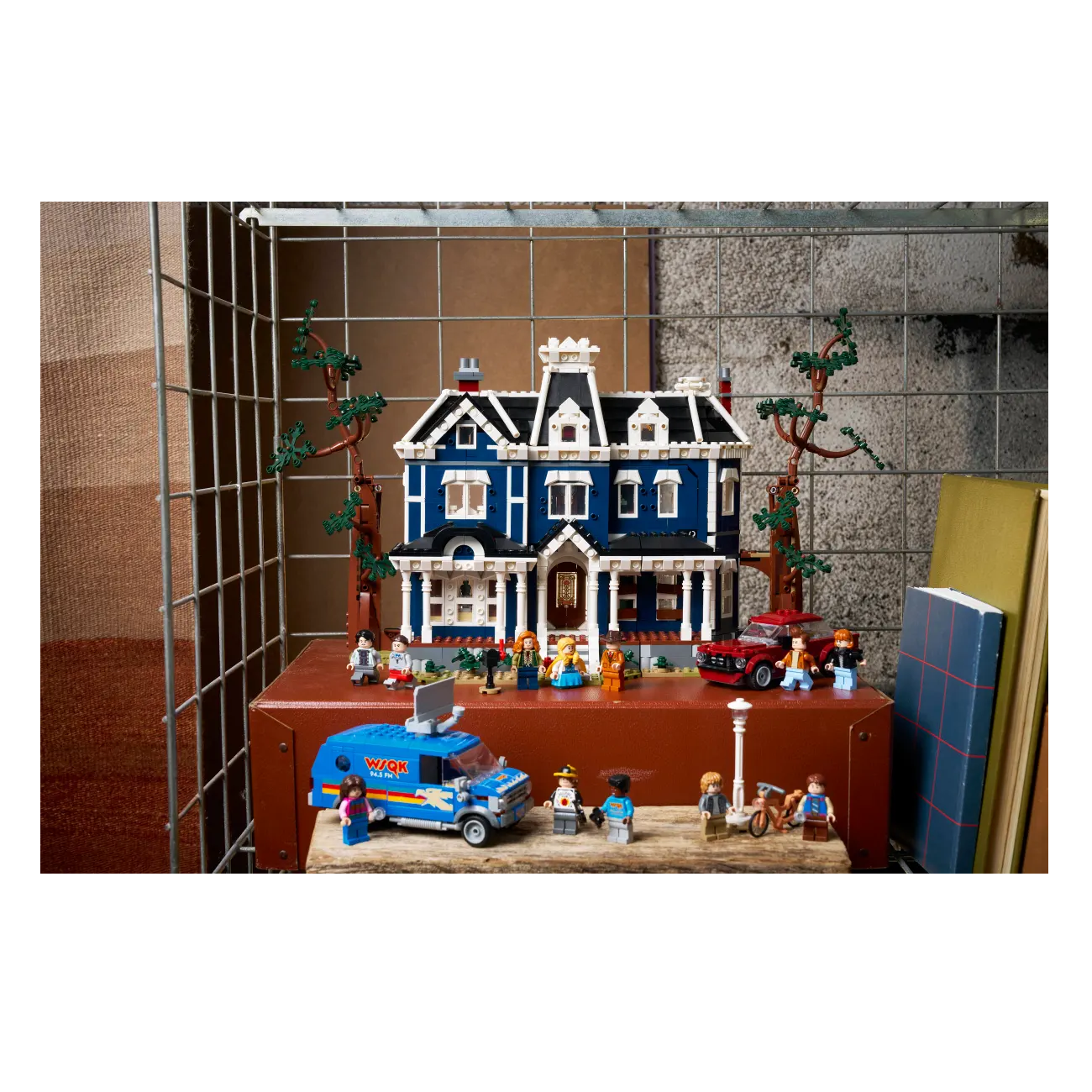 LEGO® 11370 Icons Stranger Things: The Creel House | Brickfreak.store