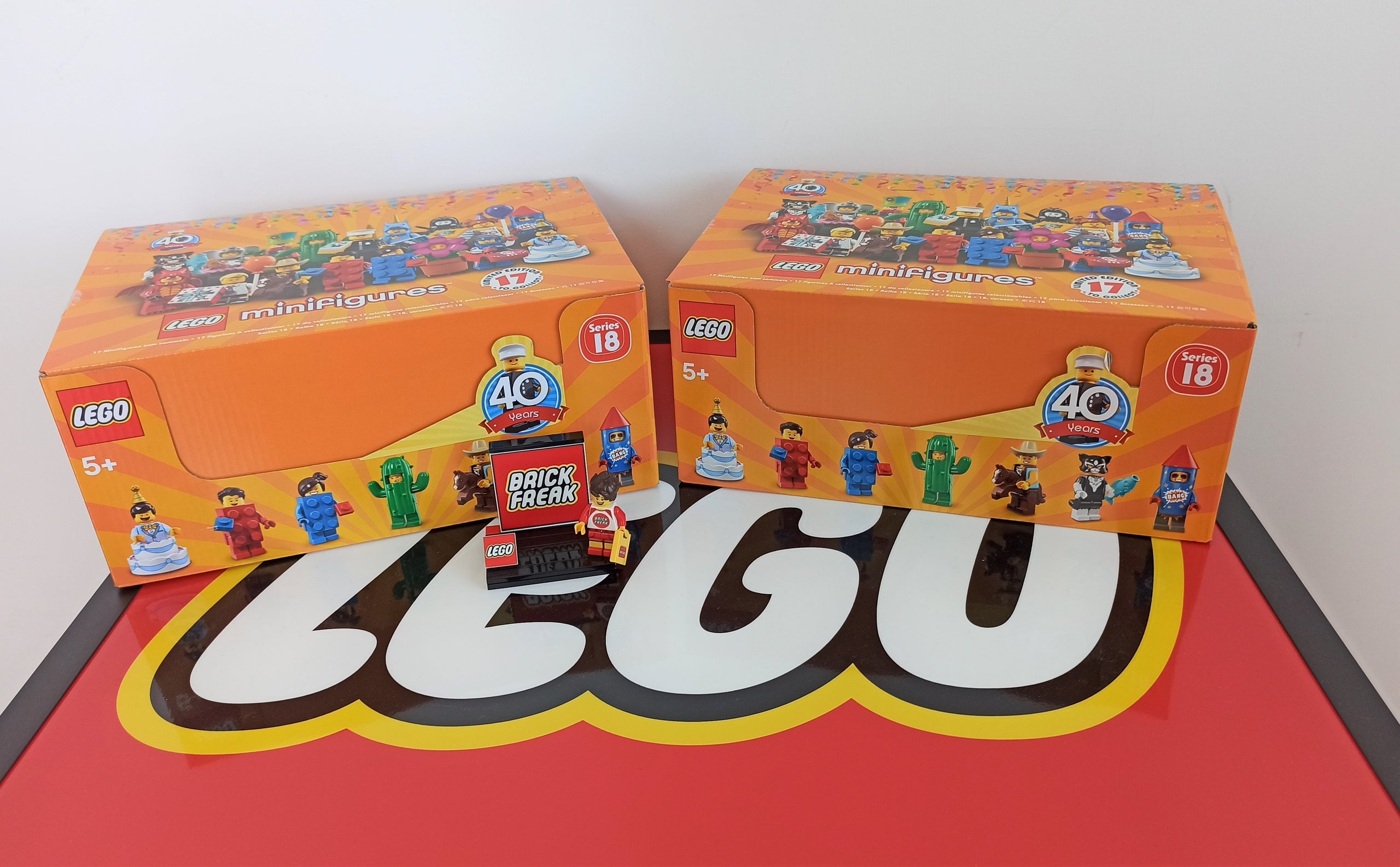 LEGO® 71021 Minifigures Series 18 : PARTY Complete Series