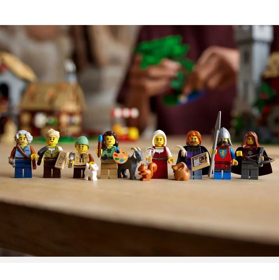 LEGO® 10332 Icons Medieval Town Square | Brickfreak.store